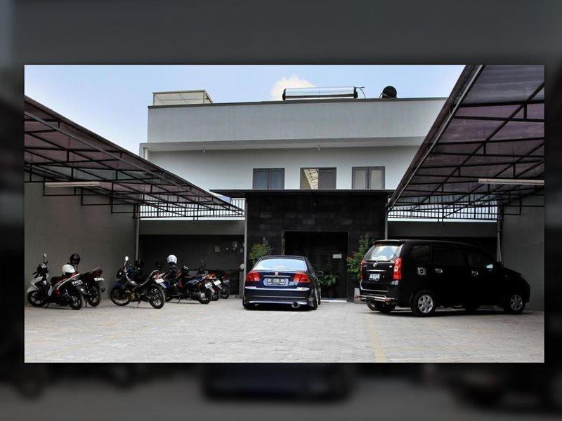 D'Paragon Pringwulung Maguwo Εξωτερικό φωτογραφία